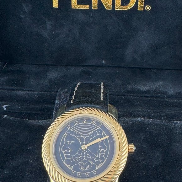 SOLD Fendi 1925 Roman Coin Watch Reverse marked FENDI 800G - Picture 11 of 11